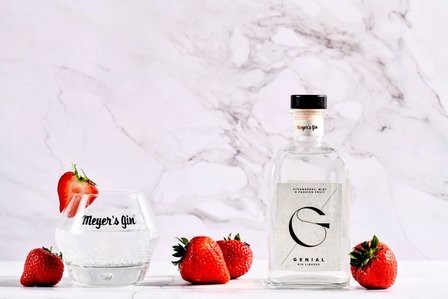 Meyer&#039;s Genial Gin Likeur by Gene Thomas 24% 50cl