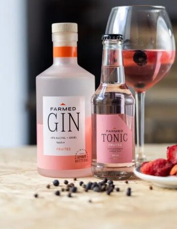 Farmed Fruited Gin + gratis matching tonic 43% 50cl