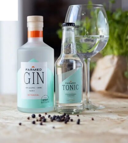 Farmed Botanical Gin + gratis matching tonic 43% 50cl